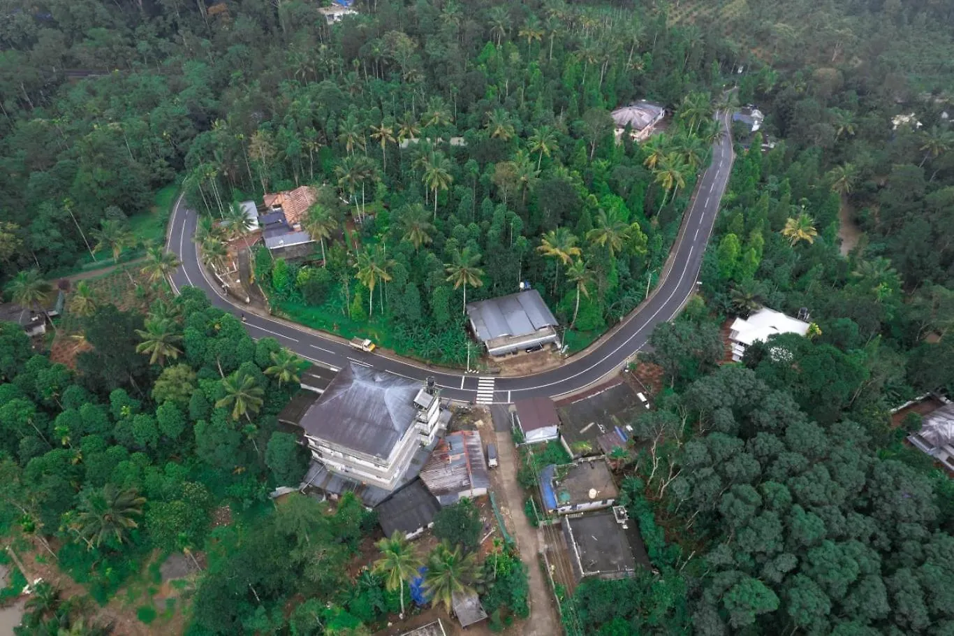 Blueway Hotel Munnar contacts